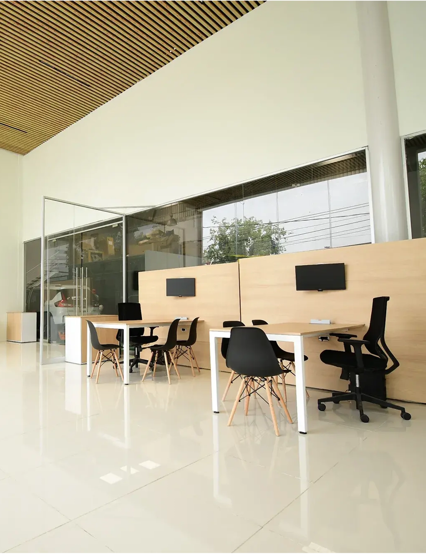 Progetto Suzuki, arredo per 93 sedi